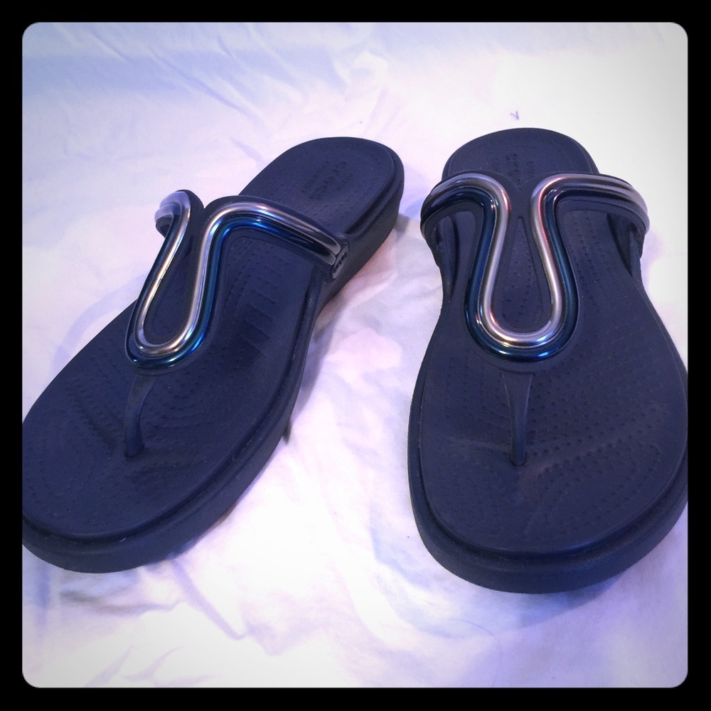 🐊CROCS sandal Navy Blue / Silver:  Size 8 🐊
